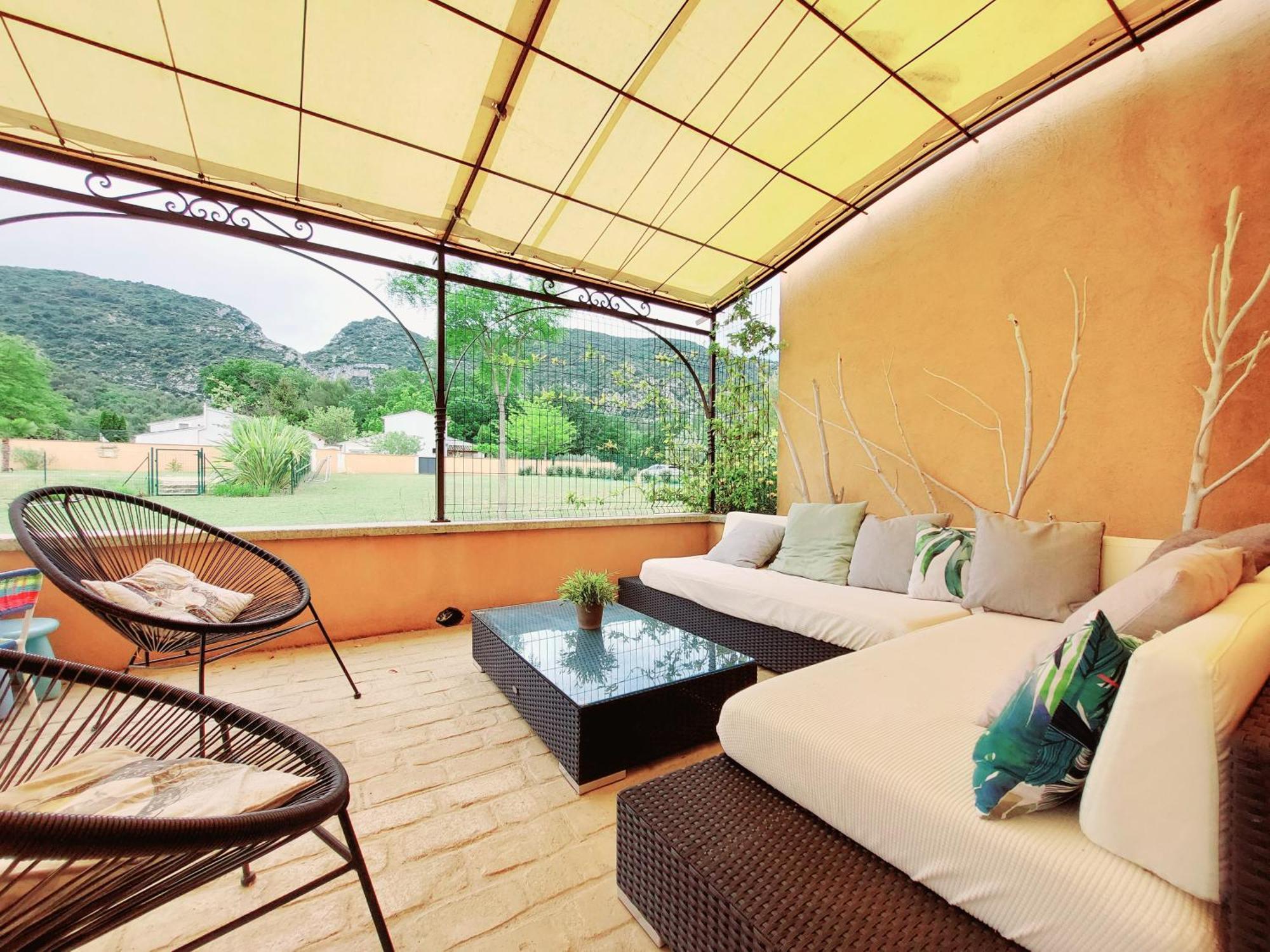 En Provence, Luberon, Villa Avec Piscine A Maubec Exterior foto