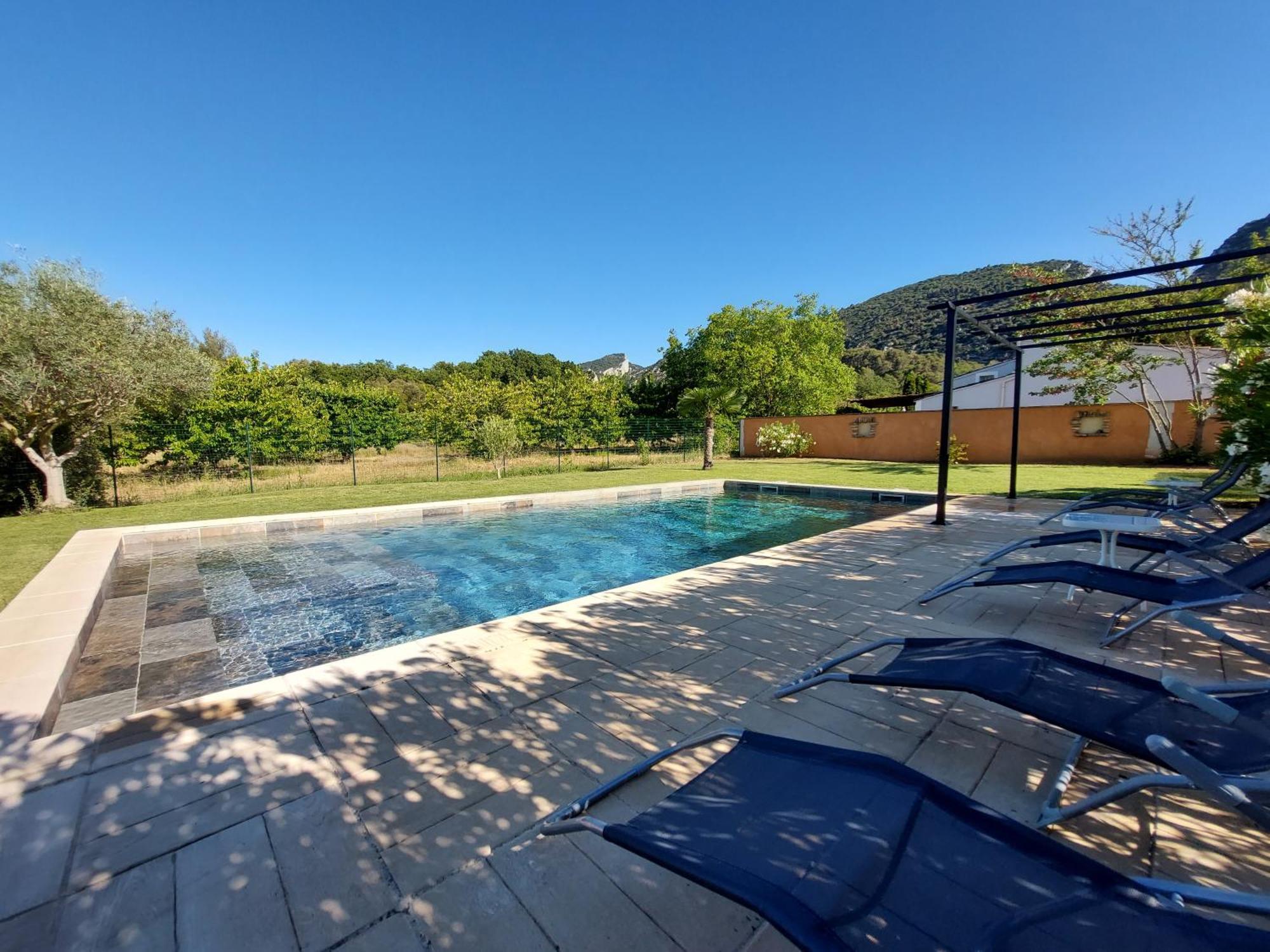 En Provence, Luberon, Villa Avec Piscine A Maubec Exterior foto