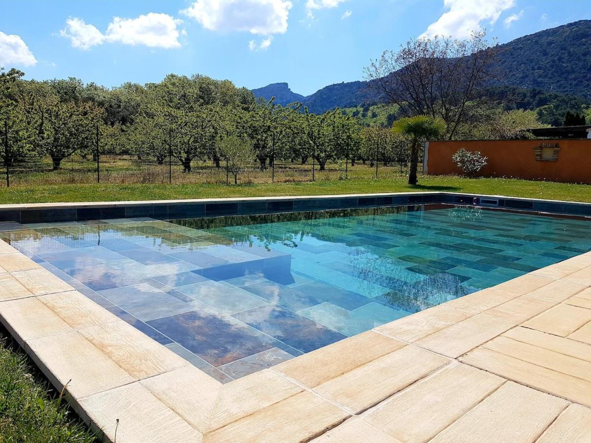 En Provence, Luberon, Villa Avec Piscine A Maubec Exterior foto